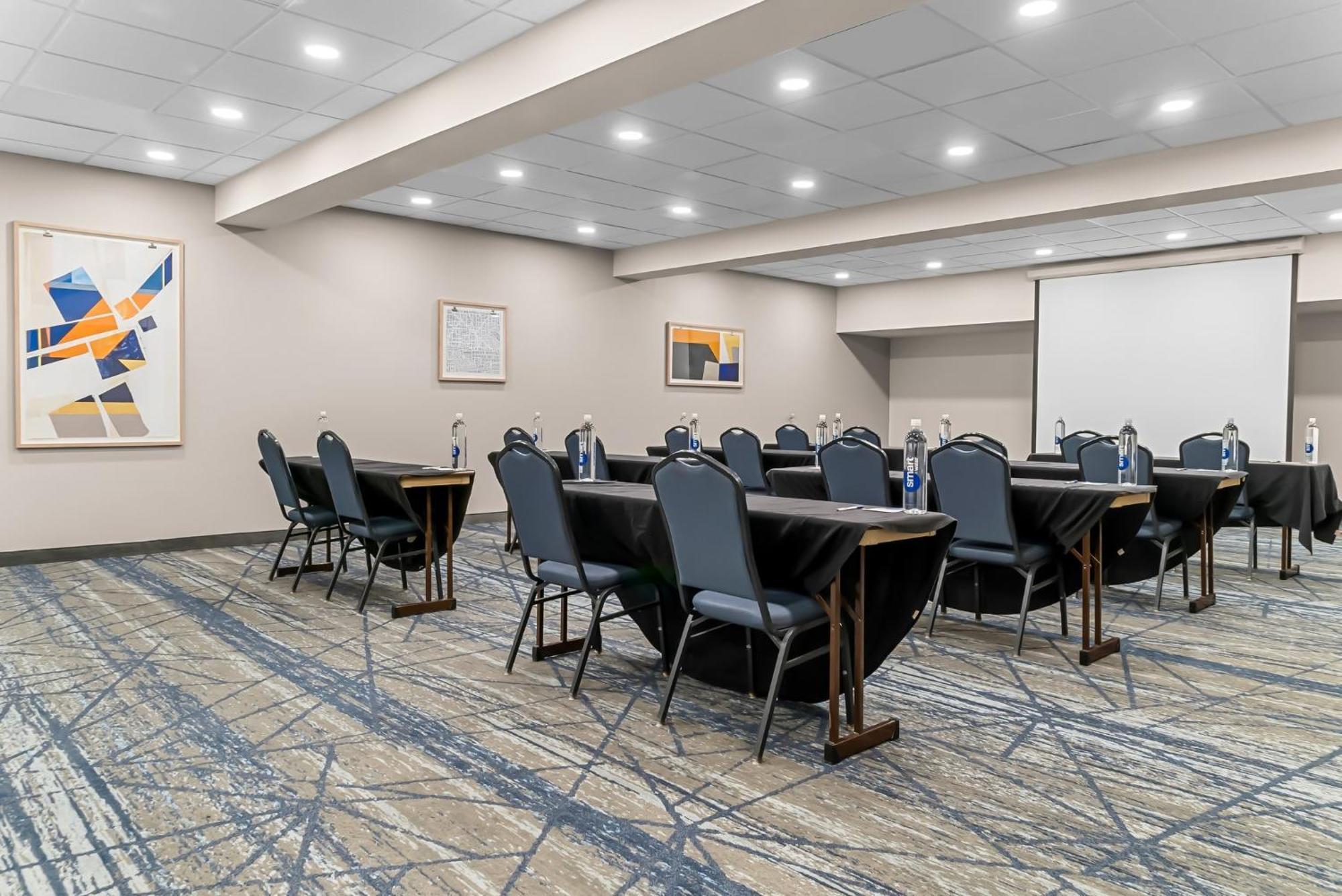 Holiday Inn Express & Suites Detroit - Novi By Ihg Dış mekan fotoğraf