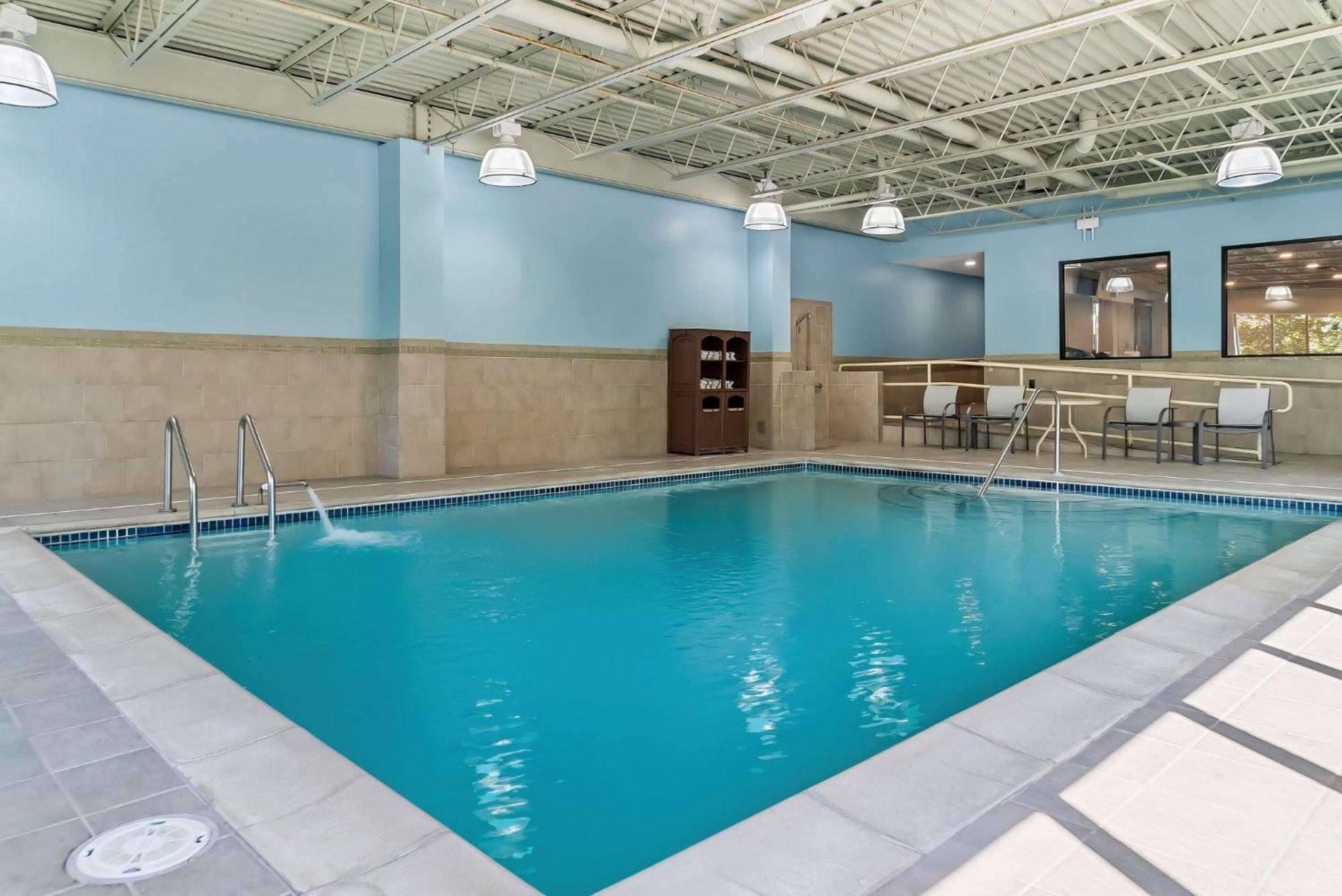 Holiday Inn Express & Suites Detroit - Novi By Ihg Dış mekan fotoğraf