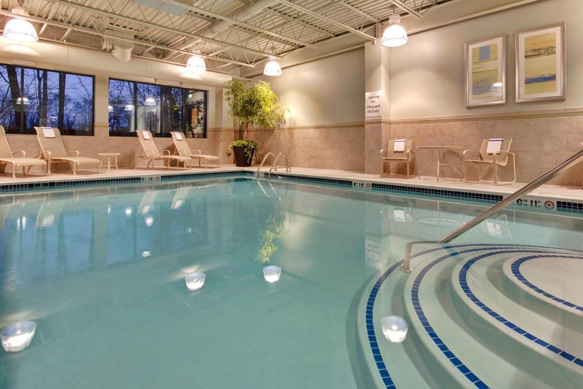 Holiday Inn Express & Suites Detroit - Novi By Ihg Dış mekan fotoğraf
